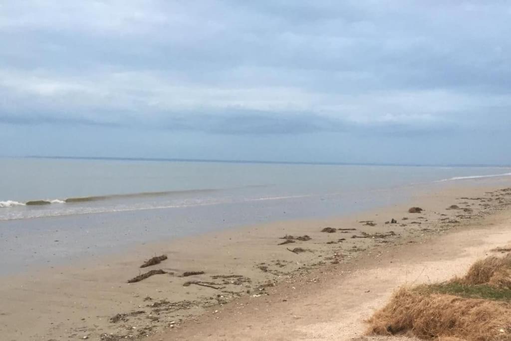 Vue Mer Pour Une Escale En Baie Du Mt-St-Michel Cherrueix Exteriér fotografie